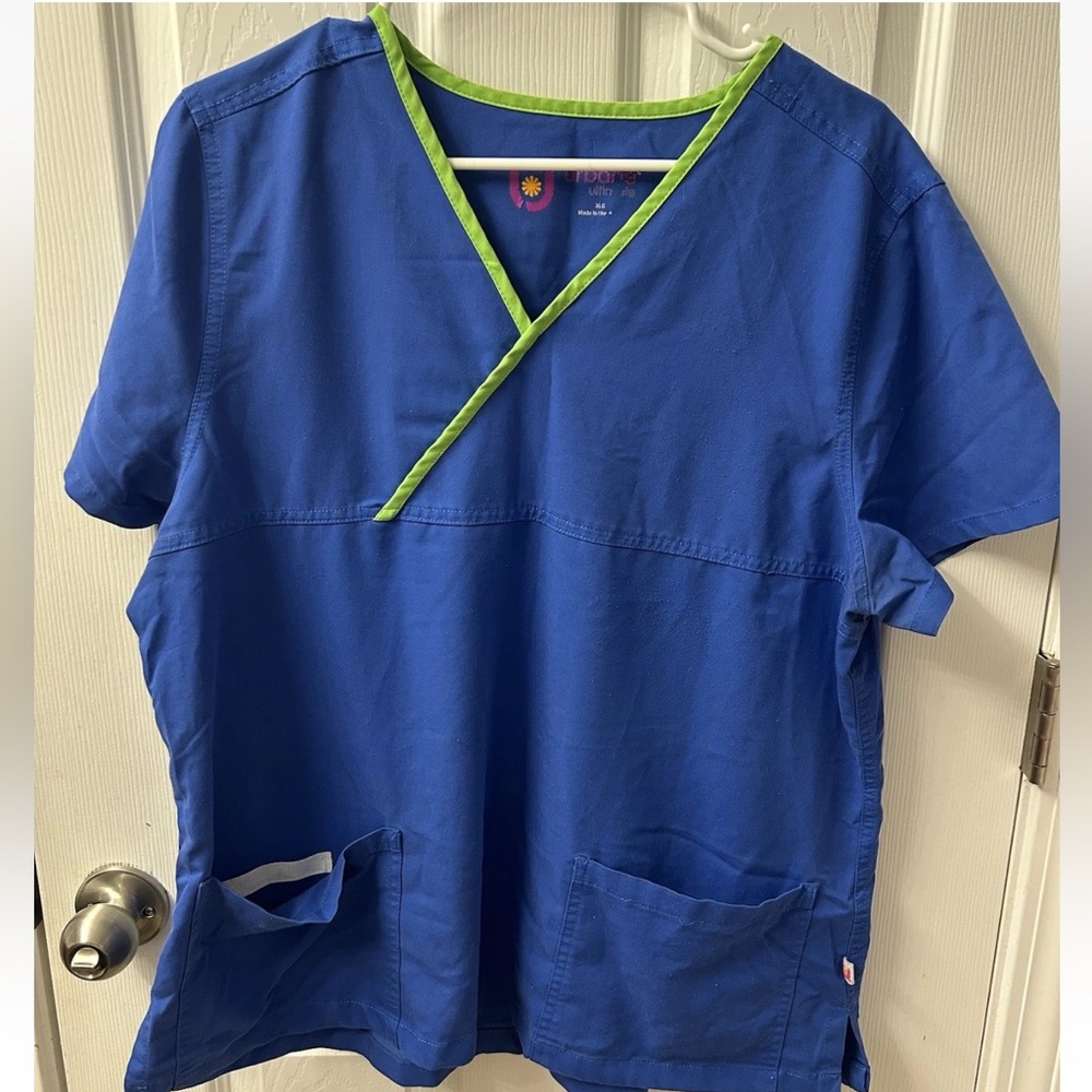 Scrub top lot, size XL, 9 tops